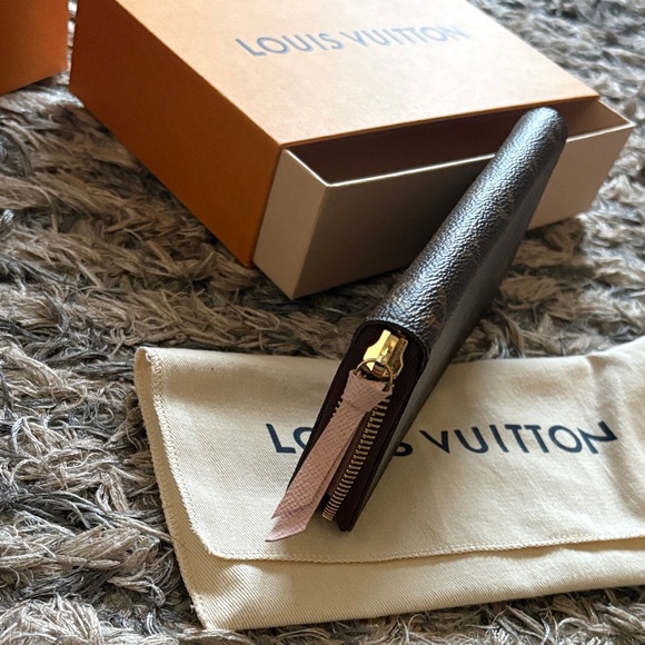 Louis Vuitton Brown Monogram Long Zippy Wallet - Picture 7 of 14